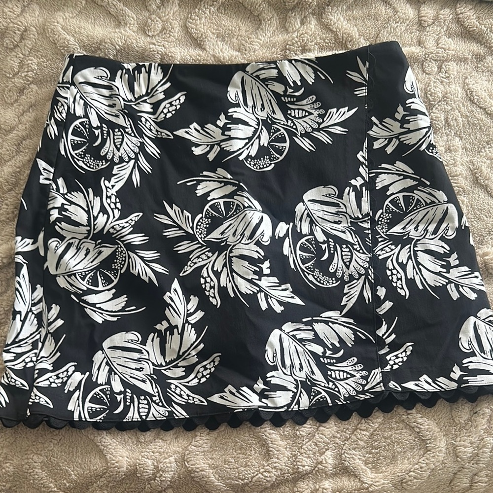 Crown & Ivy Black and White A-Line Mini Skort Resort Wear